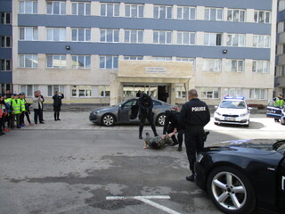 Малчугани от Детското полицейско управление посетиха ГДНП