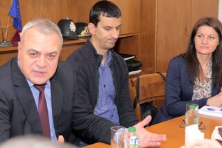 Заместник-министър Стефан Балабанов проведе работна среща с представители на електроразпределителните дружества  