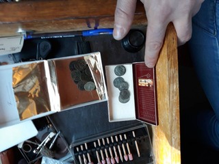 Множество предмети с културно-историческа стойност са иззети от служители на ГДНП и ОДМВР-Хасково