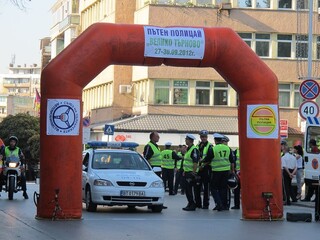Служители от 28-те областни дирекции показаха умения и знания в ХХ юбилейно национално състезание “Пътен полицай на годината” 