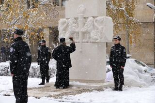 Паметник на загиналите при изпълнение на служебния им дълг полицаи бе издигнат до Министерството на вътрешните работи