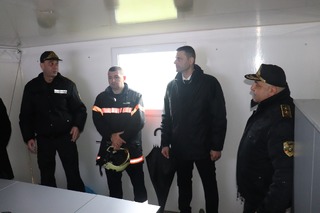 Национално учение за спасяване при пътнотранспортно произшествие вследствие на наводнение се проведе край Дебелец