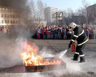 Традиционната седмица на пожарната безопасност (14- 18 септември) тази година ще стартира с честване на професионалния празник на българските пожарникари 