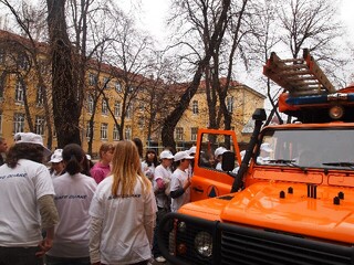 Открит урок по проекта SAFEQUAKE за усъвършенстване на поведението на населението при земетресение се проведе в 18 СОУ „Уилям Гладстон” в столицата