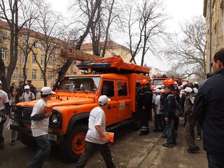 Открит урок по проекта SAFEQUAKE за усъвършенстване на поведението на населението при земетресение се проведе в 18 СОУ „Уилям Гладстон” в столицата