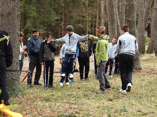 Пожарникари и млади огнеборци залесиха 400 фиданки и отабелиха туристически маршрут в Природен парк Витоша