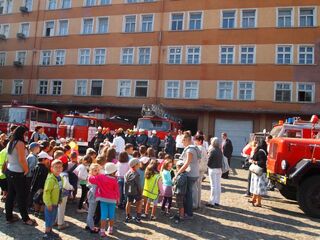 В район Илинден в столицата три институции организираха празник за запознаване на децата от детските заведения с работата на пожарникари и спасители