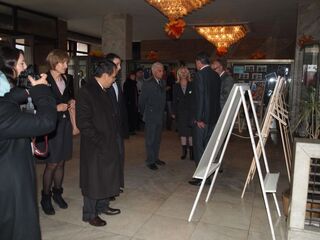 На официална церемония с откриване на изложба в Националния дворец на децата бяха наградени децата от България и чужбина – победители в Националния конкурс с международно участие „С очите си видях бедата”. Тържеството символично съвпадна с ...