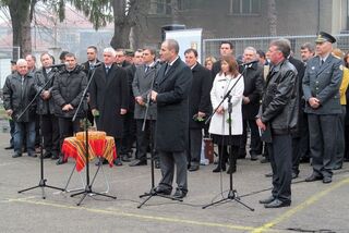 Министър Цветан Цветанов обяви старта на строежа на нова сграда за огнеборците в Казанлък
