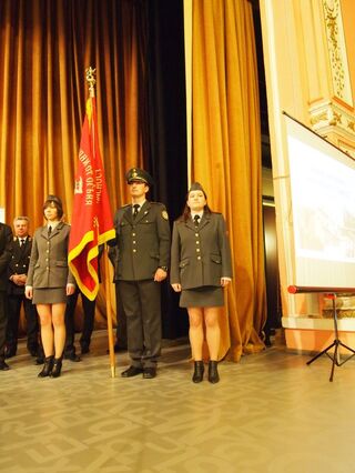 Министър Цветан Цветанов към наградените в ежегодния национален конкурс "Пожарникар на годината": "През трудната за всички ни 2012 г. вие се наредихте сред най-достойните българи."