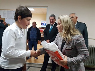 Заместник-министър Моника Димитрова-Бийчър посети Димитровград и се срещна с деца, участващи в международния конкурс „С очите си видях бедата“