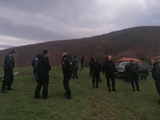 Задържан е издирваният въоръжен мъж от с. Сърница