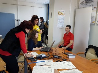 Мобилни екипи на ОДМВР започнаха приема на документи в хасковска фирма