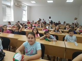 УЧЕНИЦИ ОТ ХАСКОВО СЕ ЗАПОЗНАХА ОТБЛИЗО С РАБОТАТА НА ПОЛИЦИЯТА