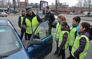 Демонстрация на КАТ на новото техническо оборудване на полицейските автомобили