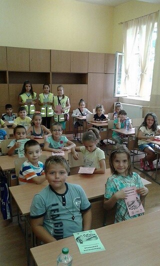 90 деца, настоящи първокласници в Свиленград получиха първите си инструкции за пътна безопасност