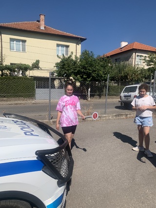 Полицаи гостуваха на децата от Центъра за работа с деца на улицата „Св.Стилиян“ в Кюстендил