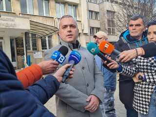 За по-малко от 30 минути дупнишки полицаи задържаха мъж, откраднал лек автомобил с 2 деца