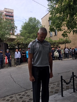 Поклон пред паметта на 6-мата загинали полицаи и пожарникари по време на изпълнение на служебните им задължения преди 24 години