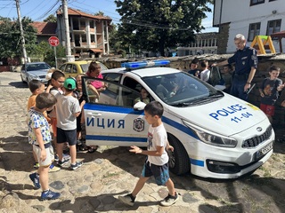 Превантивната работа на Пътна полиция продължава и през лятото
