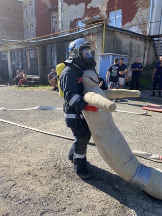 22 огнеборци от РД ПБЗН - Ловеч мериха сили в "Изпитание за пожарникари"