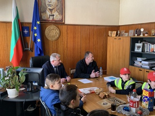 Малките полицаи от ловешките Детски полицейски управление са първите гости в ОД МВР-Ловеч за Новата 2020год