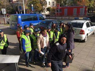Учениците от Детско полицейско управление при СУ “Тодор Кирков” гостуваха на полицаите  от РУ Ловеч 