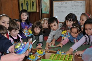 Деца на гости на служителите от „Пътна полиция” при ОДМВР Ловеч