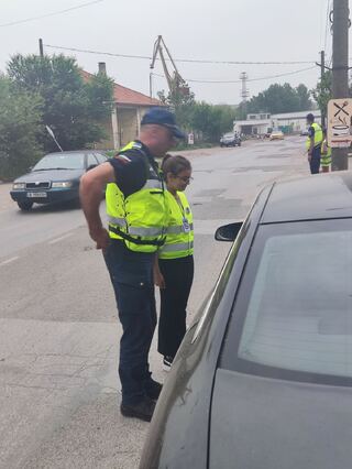 Деца от Детските полицейски управления посетиха Школата за обучение на служебни кучета в Берковица и се запознаха с работата на пътните полицаи