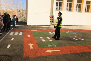 Продължават беседите по пътна безопасност в училищата и детските градини, изнасяни от полицейските инспектори и служителите на пътна полиция в гр. Монтана