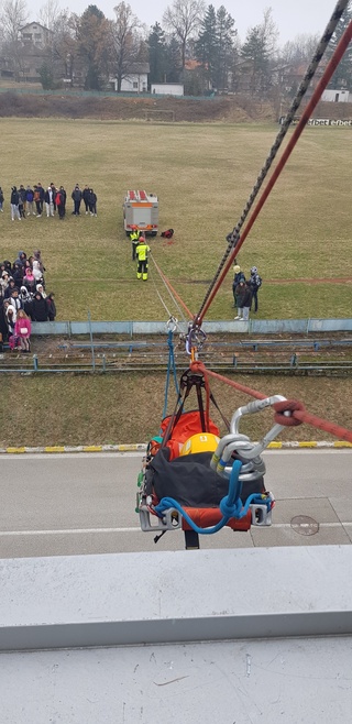 Регионална дирекция „Пожарна безопасност и защита на населението” – Монтана отбеляза Международния ден на доброволеца с учение в град Вършец