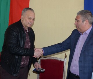 Почетен знак на МВР получи дългогодишният началник на икономическа полиция в РУ Лом