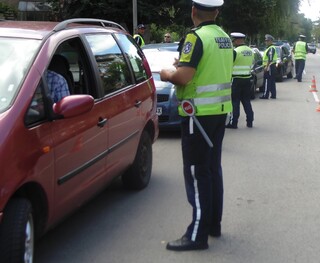 Със 128 глоби с фиш и 78 акта са санкционирани водачите на МПС при полицейски операции за спазване на Закона за движение по пътищата