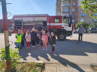 Огнеборците от Монтана провеждат срещи с малчуганите от детските заведения и училищата в областта