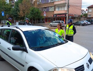 Деца от две монтански училища раздаваха заедно с пътните полицаи листовки през Европейския ден без жертви на пътя