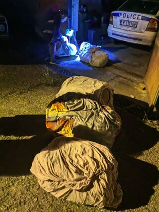 Около 80 кг незаконен тютюн е иззет при полицейска проверка на лек автомобил в гр. Лом
