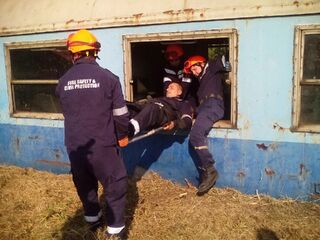 Служителите на РД ПБЗН Монтана представиха пожаро-тактическо учение по случай професионалния си празник – 14 септември
