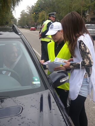 Децата тръгват на училище! Да ги пазим на пътя! 