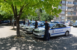 Четири нови автомобила бяха връчени днес на Районното управление в Лом