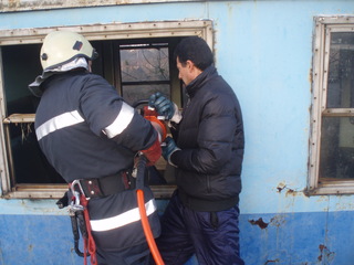 Международният ден на доброволеца бе отбелязан с демонстративно занятие на тема "Пътно-транспортно произшествие с дерайлирала влакова композиция” 