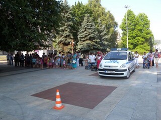 От утре – 15.09.2012 г. стартира традиционната двуседмична полицейска операция “Децата тръгват на училище! Да ги пазим на пътя!”
