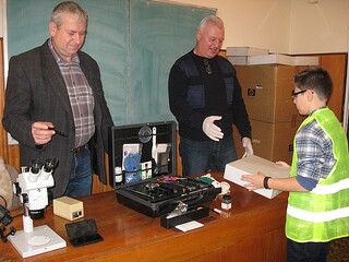  Занятие с експерти от Научно-техническата лаборатория преминаха днес доброволците от Третото детско полицейско управление 