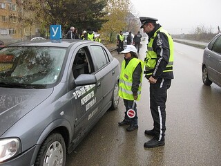 Акция на полицията: „Децата тръгват на училище! Да ги пазим на пътя!”