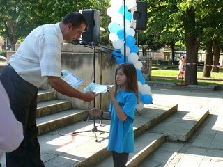  Доброволците от втората Детска полицейска академия в Лом направиха демонстрации в памет на загиналите деца на България в пътно-транспортни произшествия