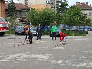 Районна служба „ПБЗН” Монтана спечели областното състезание по пожароприложен спорт 
