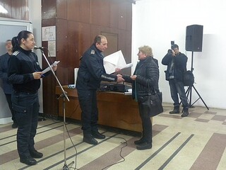  Предметни награди, грамоти и календари получиха победителите в областния конкурс за детска рисунка „Аз и Детското полицейско управление” 