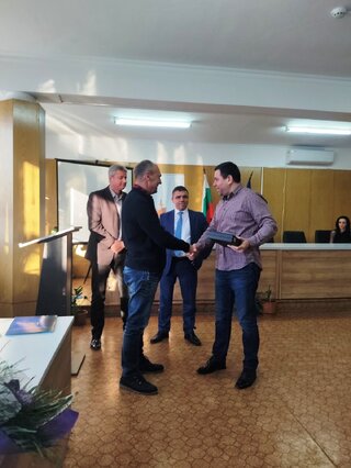 Дългогодишен служител в РУ-Пазарджик е награден с почетен знак на МВР III-та степен и почетен плакет на Националната полиция